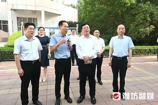 亨德森：比卢普斯教练对我意义重大 我可以信任他